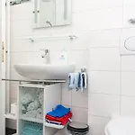 Direkt Am Rhein In Bei Koblenz 新维德